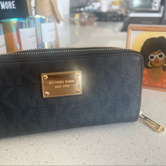 MICHAEL KORS Large Jet Set Wallet - Picture 2 of 11